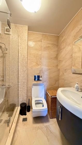 Apartament cu 3 camere decomandat, mobilat în Tei