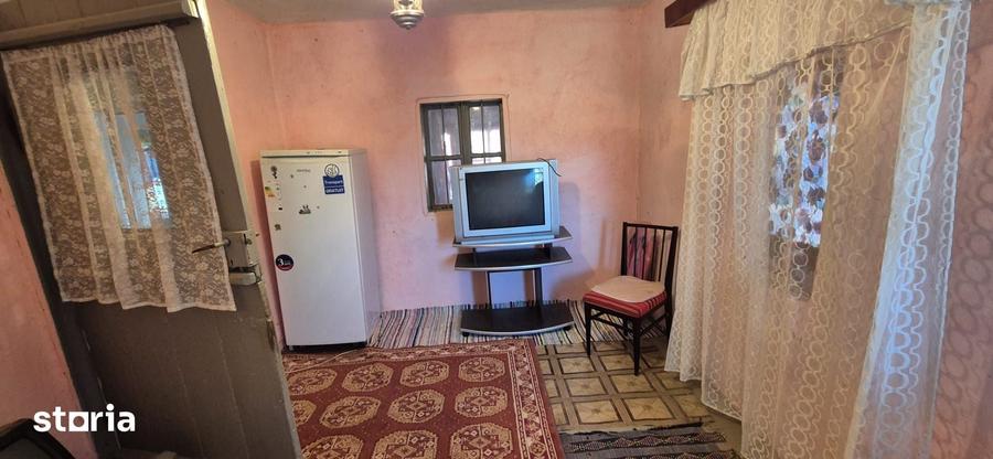 Casă cu 3 camere cu Teren 1000 Mp în Frăsinet