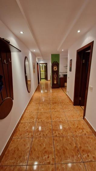 Apartament cu 4 camere în Central