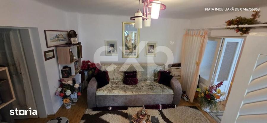 Casă cu 4 camere cu Teren 1145 Mp în