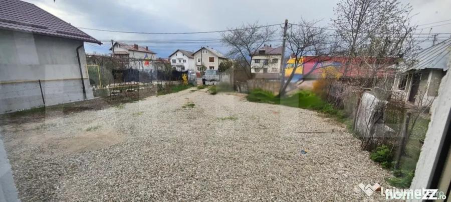 Casă cu 15 camere cu Teren 1000 Mp în Dumbrava