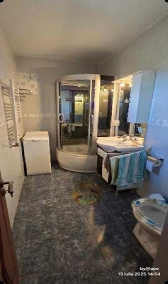 Apartament cu 3 camere decomandat în Colentina