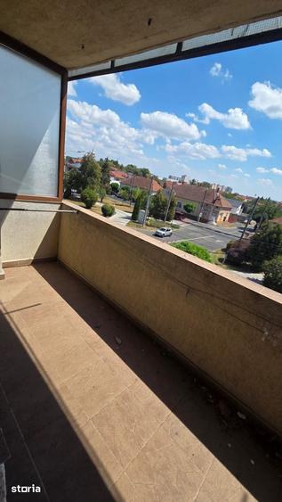 Apartament cu 3 camere decomandat în Burdea