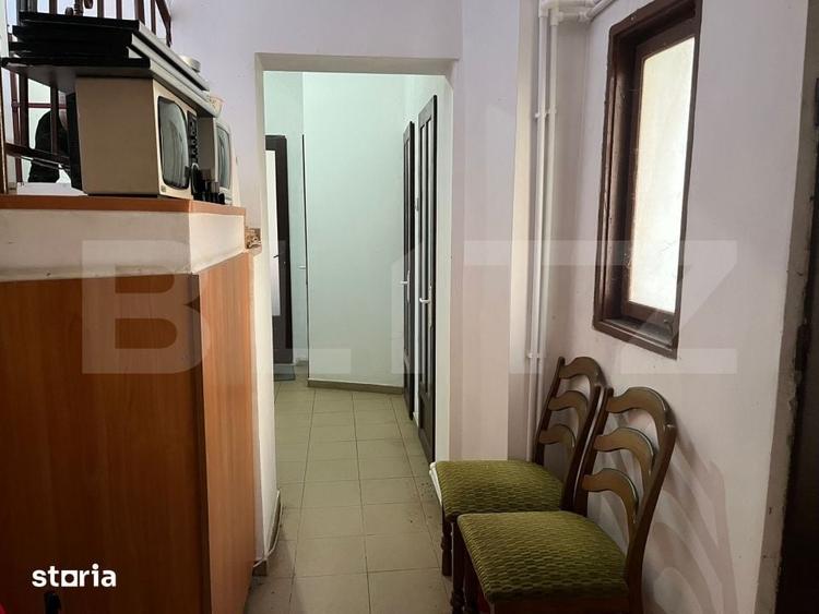 Casă cu 9 camere cu Teren 111 Mp în Brazda lui Novac