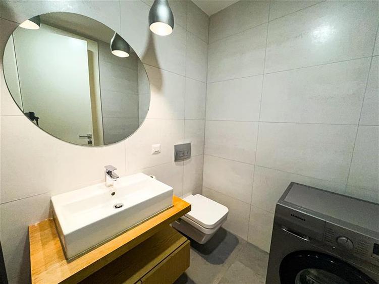 Apartament cu 3 camere semidecomandat, mobilat în Floreasca