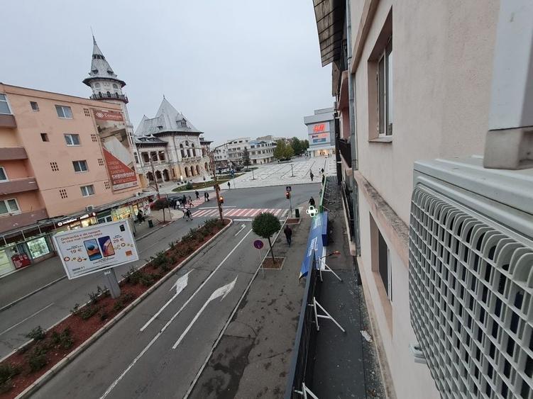 Garsonieră decomandată în Central