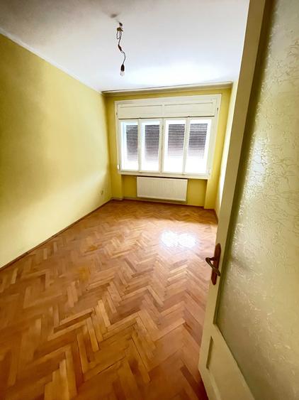 Casă cu 4 camere cu Teren 250 Mp în Traian