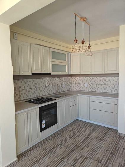 Apartament cu 3 camere decomandat, mobilat în Vest
