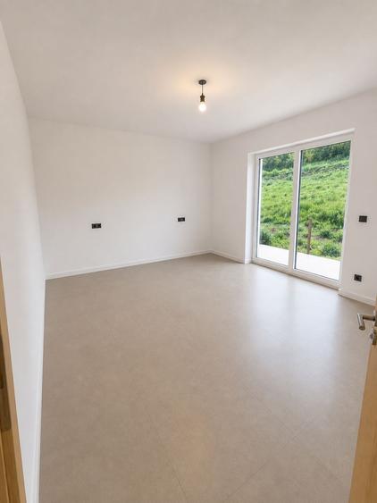 Casă individuală cu 5 camere cu Teren 600 Mp în Cetate