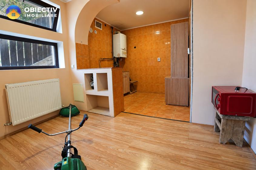 Casă individuală cu 7 camere cu Canalizare în Sărata