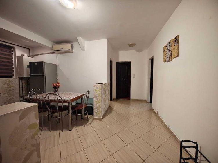 Apartament cu 2 camere decomandat în Girocului