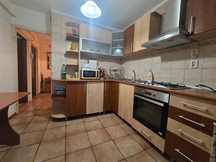 Apartament cu 3 camere decomandat în Frumoasa