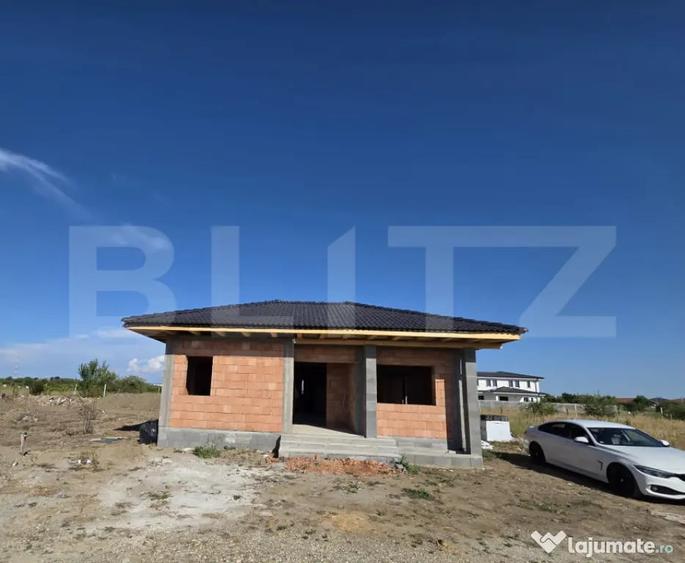 Casă cu 3 camere cu Teren 470 Mp în Central