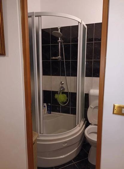 Apartament cu 3 camere decomandat în Sâmbăta de Sus