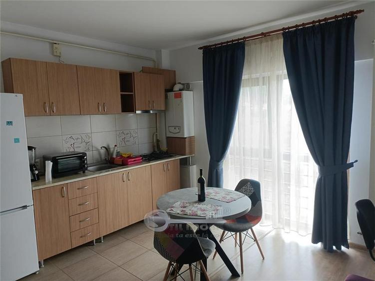 Apartament cu 2 camere semidecomandat, mobilat în Nicolina