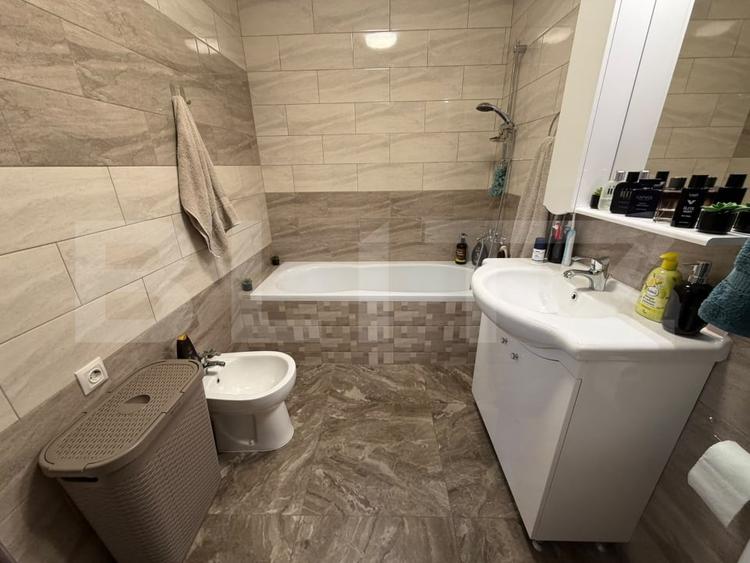 Apartament cu 2 camere semidecomandat, mobilat în Florești