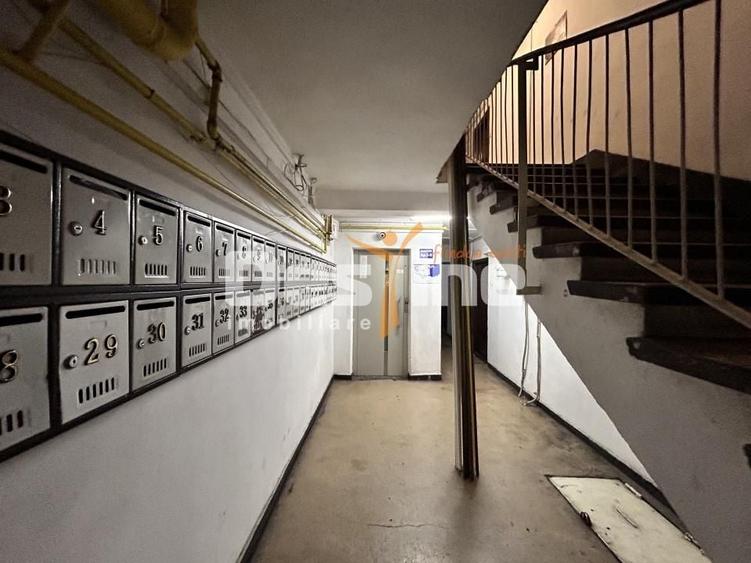 Apartament cu 3 camere semidecomandat, mobilat în B-dul București