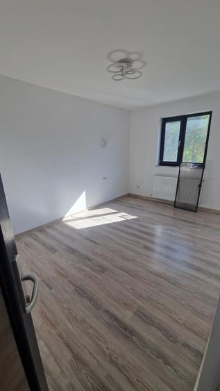 Apartament cu 3 camere nedecomandat în Central