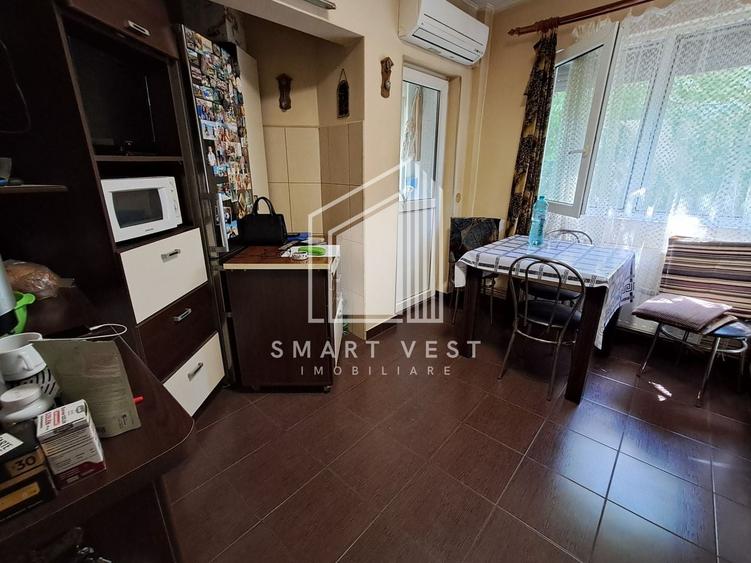 Apartament cu 3 camere semidecomandat, mobilat în Micro 16