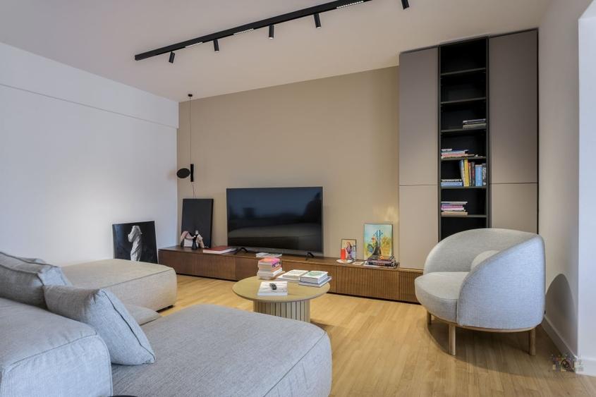 Apartament cu 4 camere semidecomandat în Eminescu