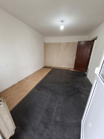 Apartament cu 2 camere decomandat în Tei