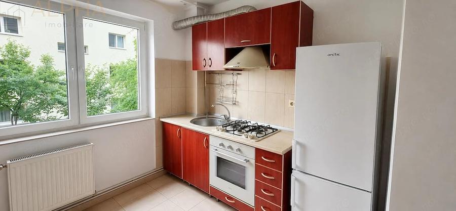 Apartament cu 2 camere decomandat în Calea Moldovei