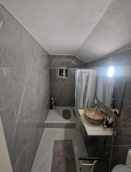 Apartament cu 4 camere semidecomandat în Central