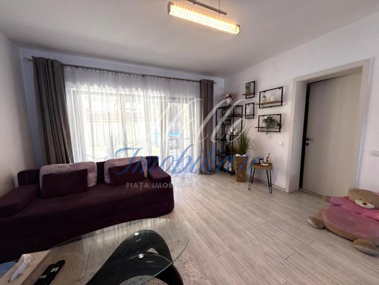 Duplex cu 4 camere cu Garaj în Florești