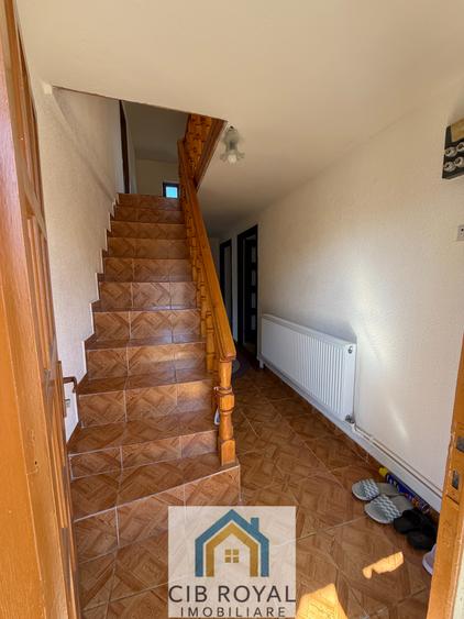 Casă individuală cu 6 camere cu Garaj în Corbii Mari