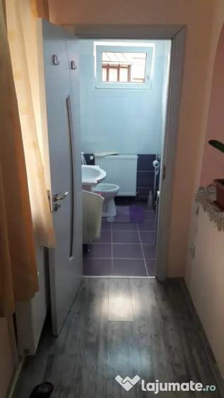 Apartament cu 2 camere decomandat în Piatra Arsă