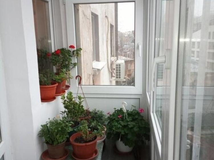 Apartament cu 4 camere semidecomandat în Universitate