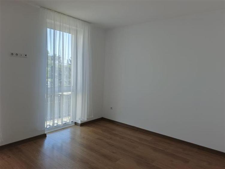 Duplex cu 5 camere cu Canalizare în Europa