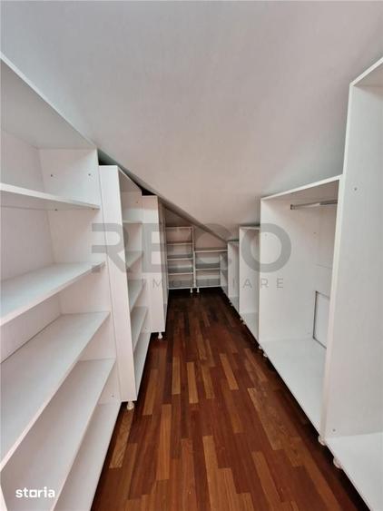 Casă cu 8 camere cu Teren 2756 Mp în Sântandrei