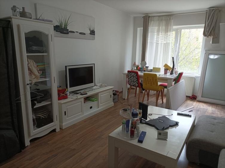 Apartament cu 2 camere decomandat, mobilat în Centrul Civic