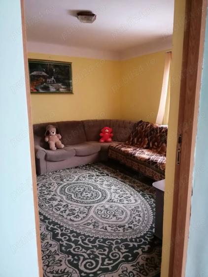 Casă cu 5 camere cu Teren 2500 Mp în Plopeni