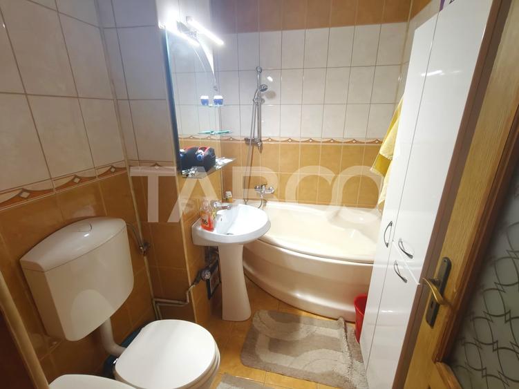 Apartament cu 4 camere decomandat, mobilat în Turnișor