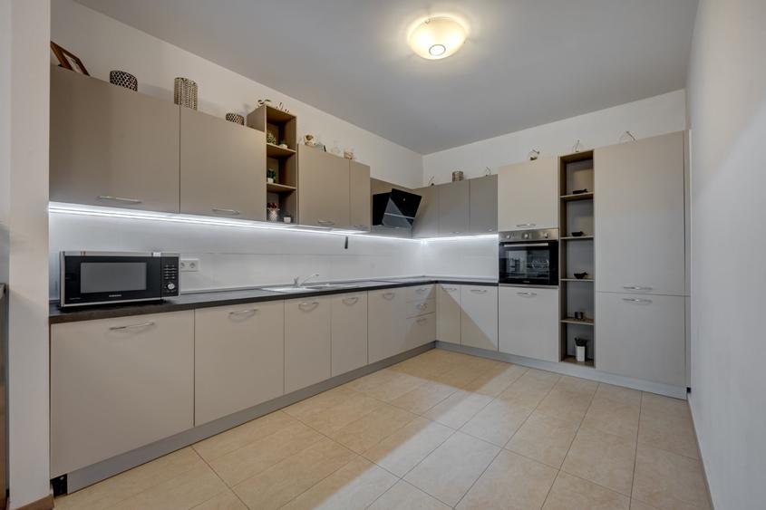 Apartament cu 2 camere semidecomandat, mobilat în Unirii