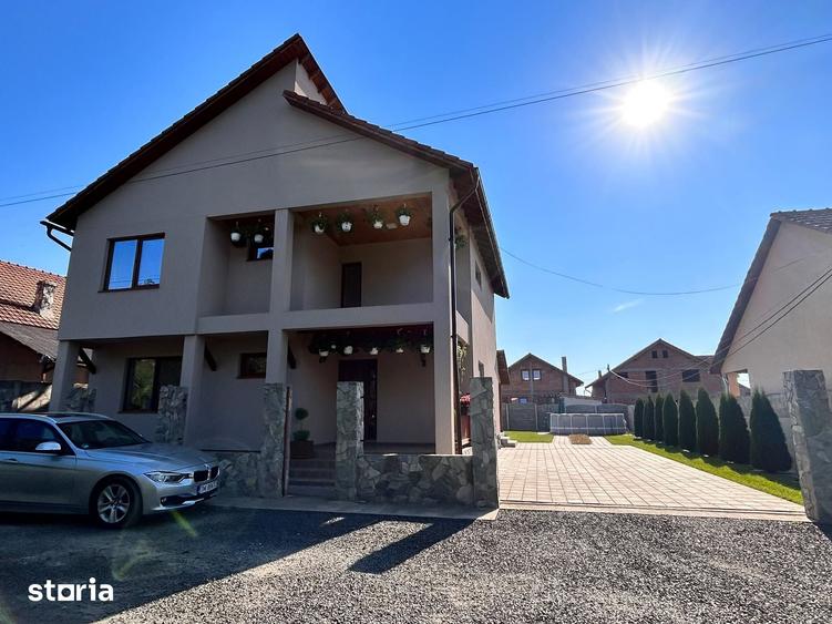 Casă cu 5 camere cu Teren 580 Mp în Central