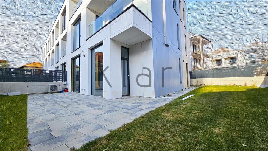Apartament cu 3 camere semidecomandat, mobilat în Calea Turzii