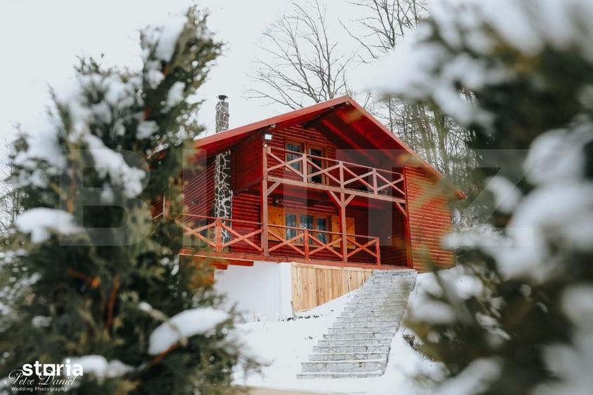 Casă cu 5 camere cu Teren 4000 Mp în Călățele