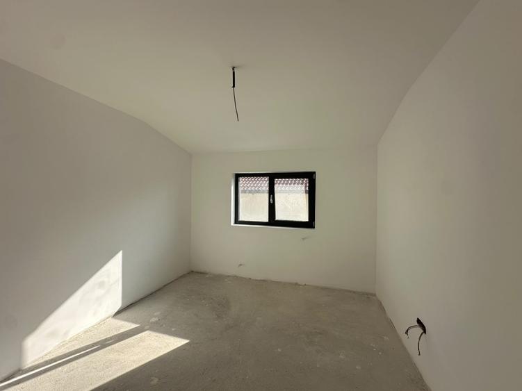 Duplex cu 4 camere cu Teren 300 Mp în Moșnița Nouă