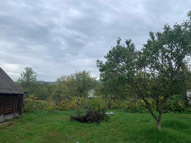 Casă cu 4 camere în Stâlpeni