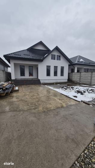 Casă cu 3 camere cu Teren 280 Mp în Central