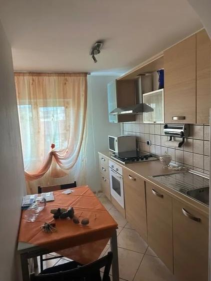 Garsonieră decomandată, mobilată în Central