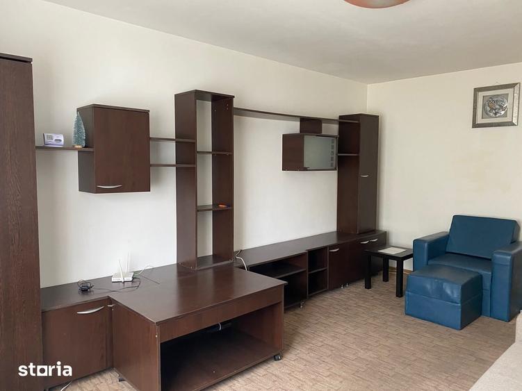 Apartament cu 2 camere decomandat în Calea București