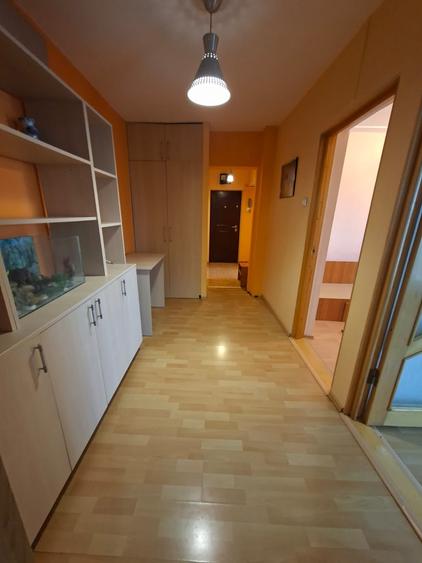 Apartament cu 3 camere decomandat în Păcurari