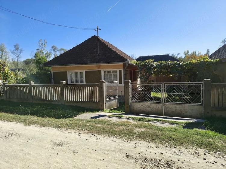 Casă cu Teren 950 Mp în Turbuța
