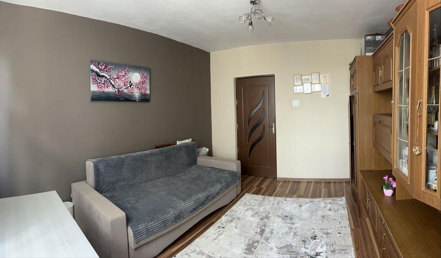 Apartament cu 2 camere decomandat în Lețcani