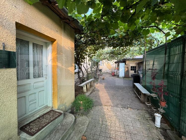 Casă cu 3 camere cu Canalizare în Central