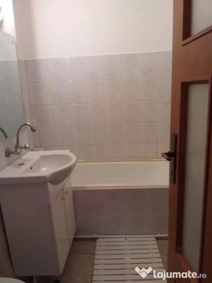 Apartament cu 2 camere decomandat în Aurel Vlaicu